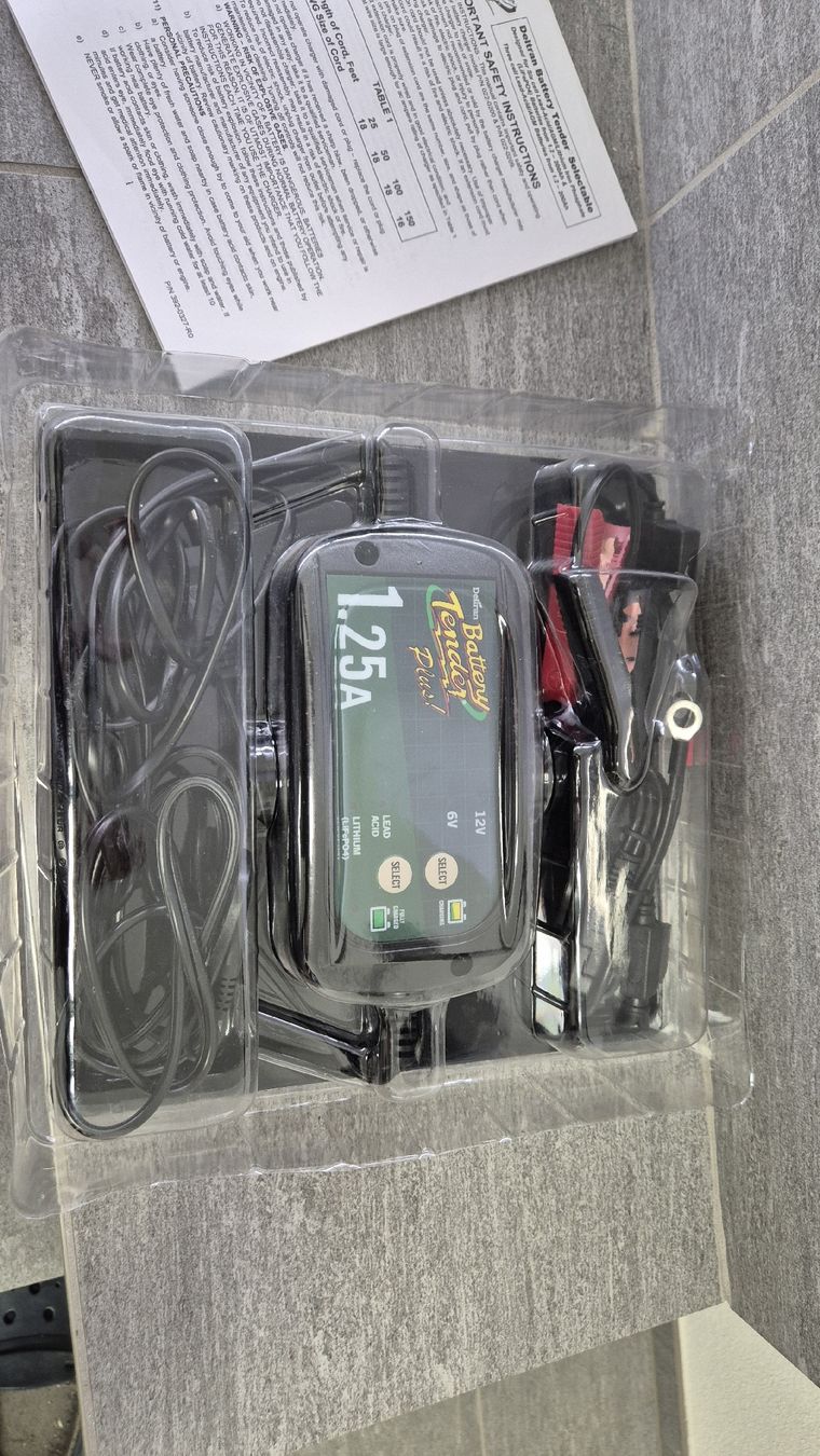 Caricabatterie: Battery Tender 1.25A Ladegerät, wenig gebraucht – Usato da Weingarten-Kalth venduto da dark13 3