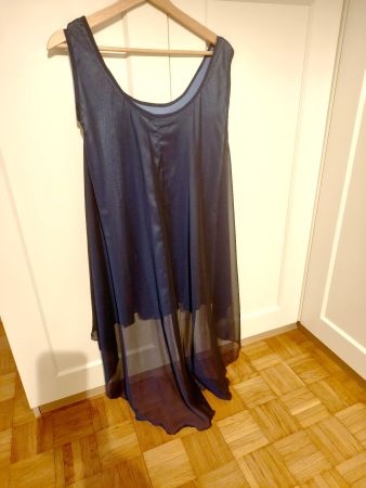 Robe bleue asymétrique (courte devant, longue derrière) XS/S