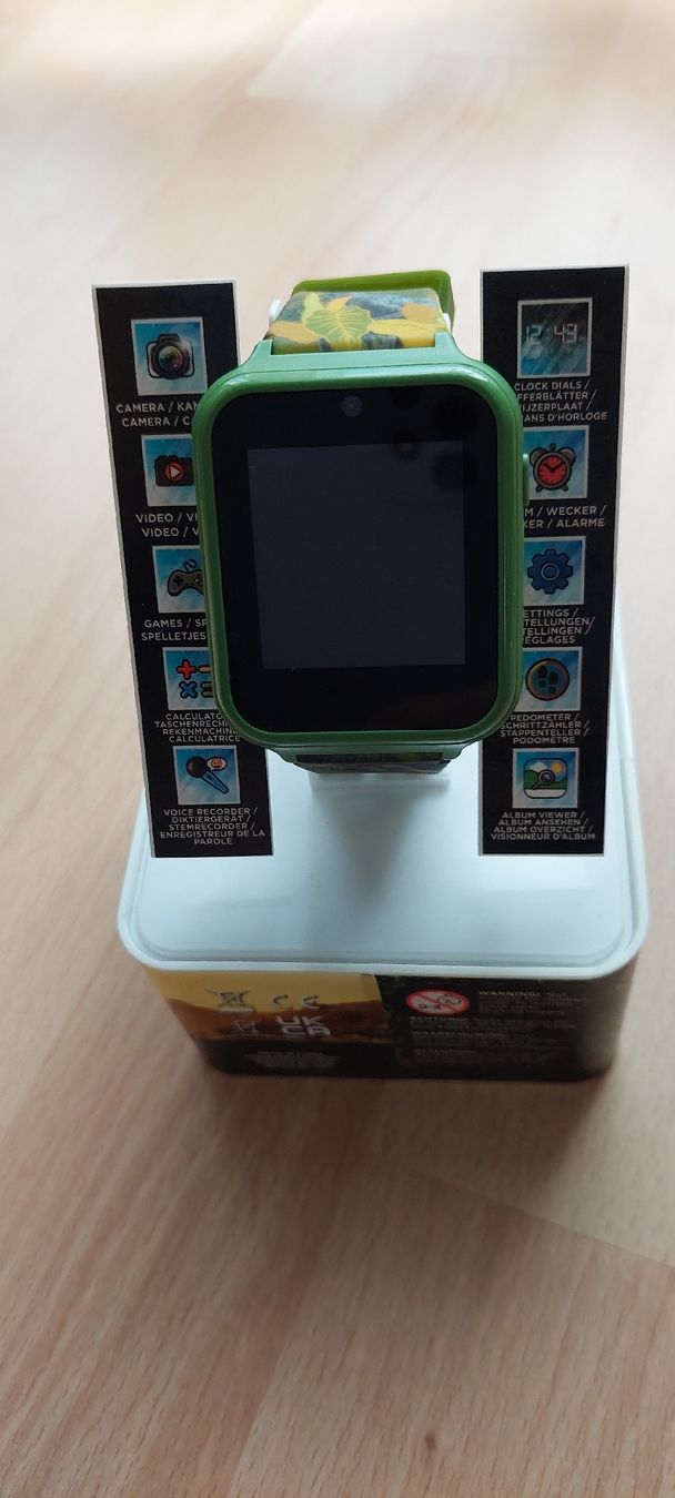 Universal Genève Orologi: Montre interactive enfant Jurassic World - 6+ - NEUVE – Nuovo e nell'imballaggio originale da Courtelary venduto da Chauvesouris 2