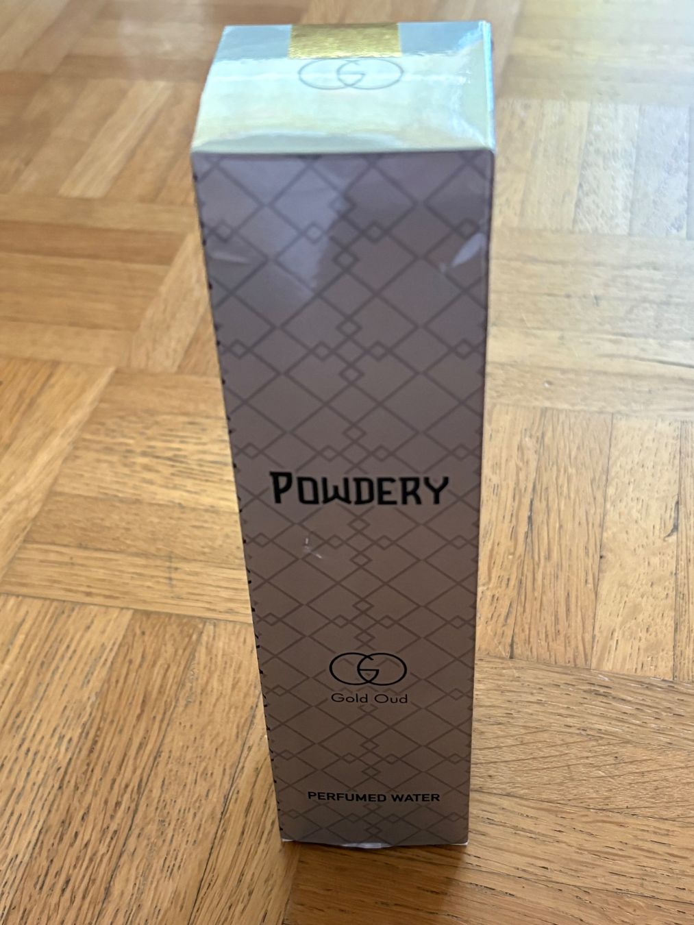 Profumi & Eau de Toilette: POWDERY Parfumed Water Gold Oud – Nuovo e nell'imballaggio originale da Grenchen venduto da SweetiesCH
