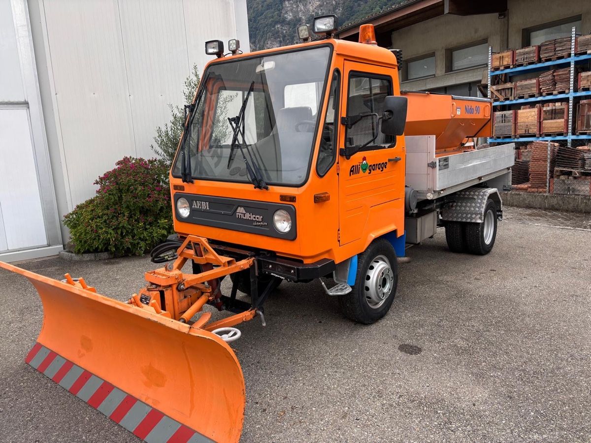 Véhicules utilitaires: Autocarro Multicar con spazzaneve e spargisale – D'occasion à Riva San Vitale par tft96 1