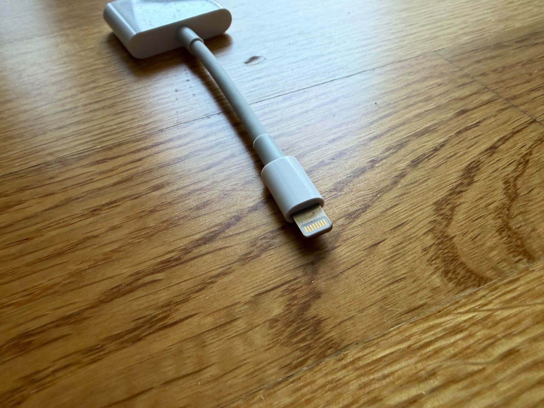 Apple Laufwerke & Adapter: Original Apple Bildschirm-Adapter Lightning zu HDMI – Gebraucht aus Basel von durelm 2