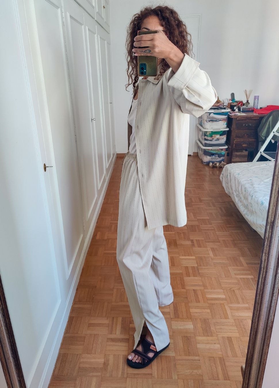 Anzüge & Kostüme: Beige Pinstripe Two-Piece Set Oversized Pantsuit – Neu (gemäss Beschreibung) aus La Tour-de-Peilz von dAutrefois 8