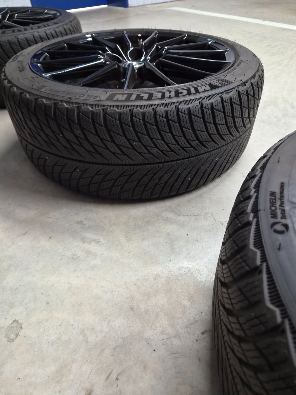 Pneumatici & Ruote complete: Winterräder GR Yaris – Usato da Biberist venduto da Malcolm1 2
