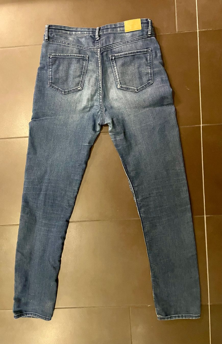 H&M Pantaloni: Bequeme Jeanshose Grösse 164 – Usato da Fehraltorf venduto da Marlene4 1