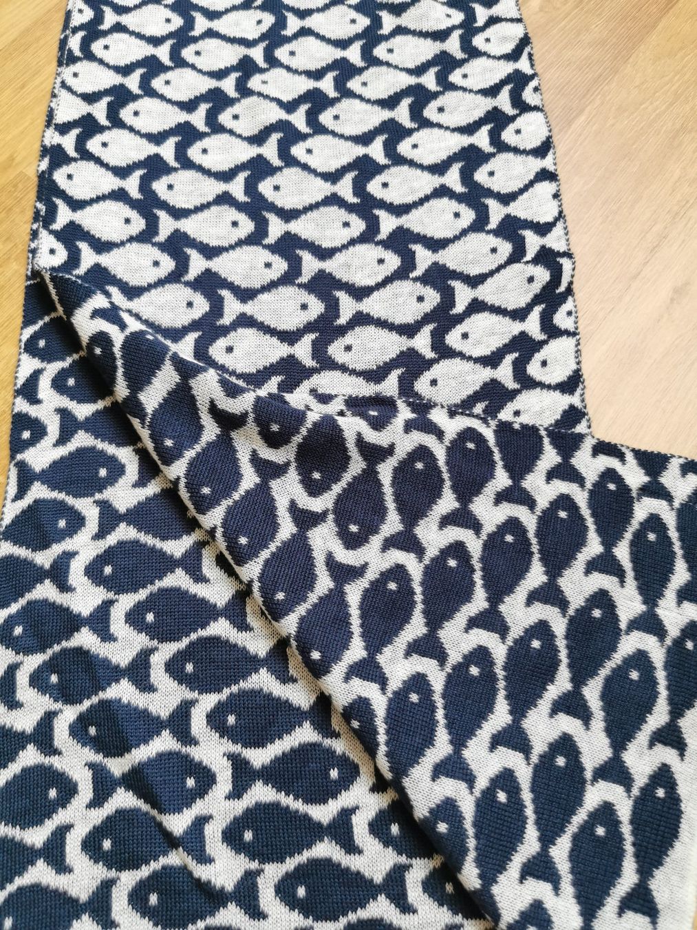 Foulard & Sciarpe: Zweifarbiger Schal von McKernan – Nuovo (secondo la descrizione) da Birsfelden venduto da dsc_f8gx 2