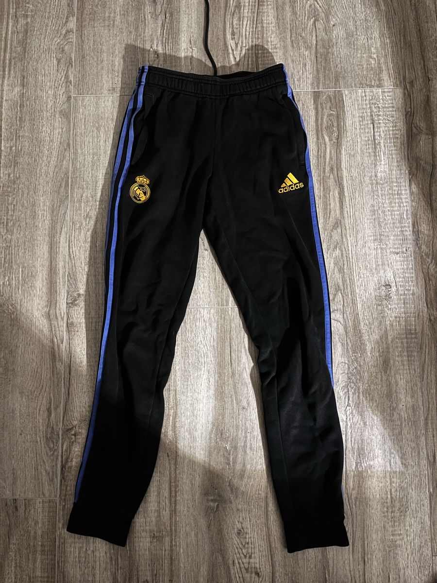Real Madrid Hosen: Real Madrid Trainerhose – Neu (gemäss Beschreibung) aus Bäretswil von lau_cd98