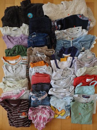 Kleiderset 74/80 (33-teilig)