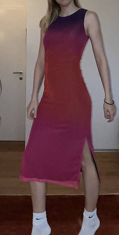 Robes: Langes Rot/Violettes Kleid – D'occasion à Murten par leonie_tutti 2