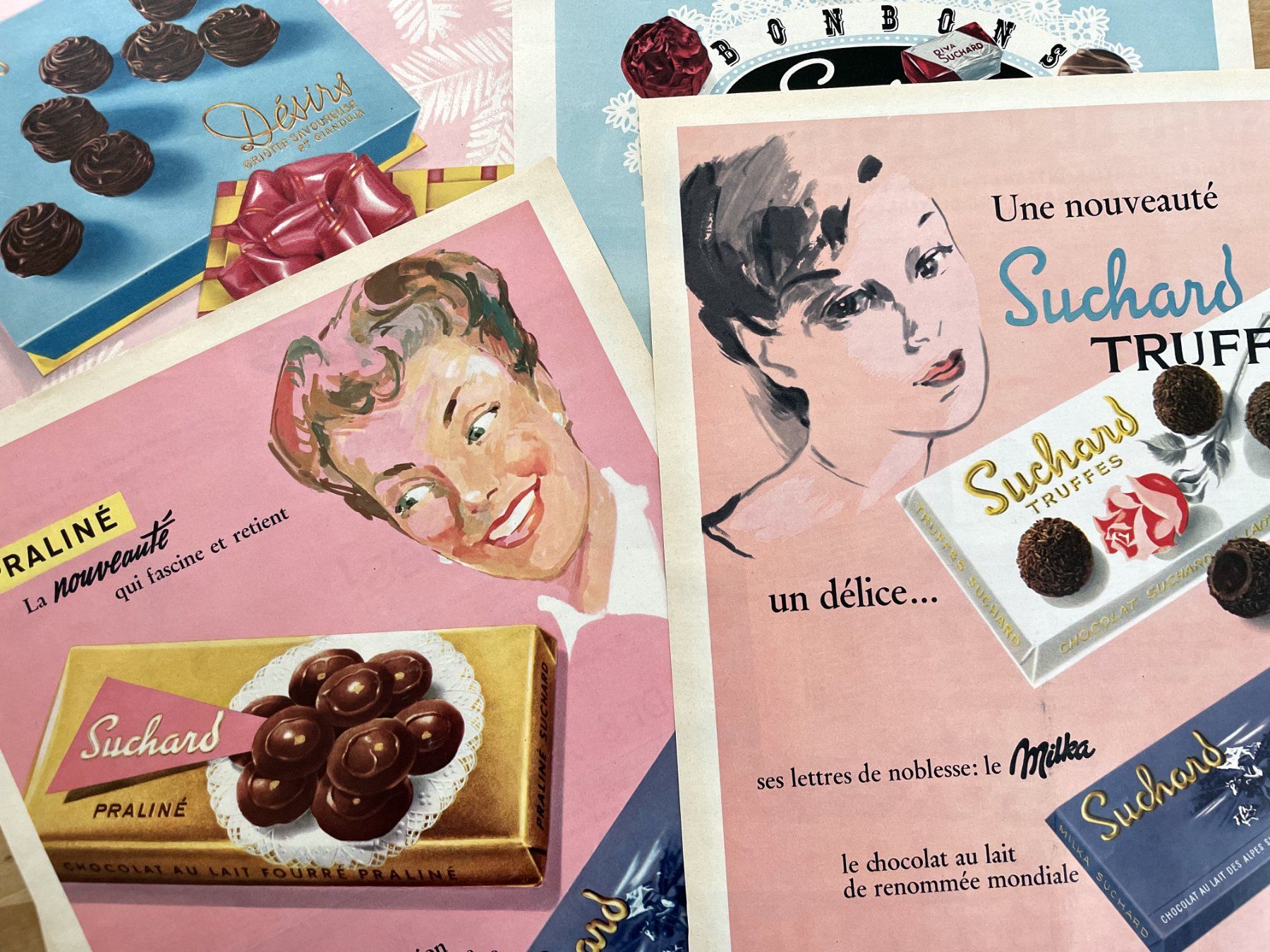 Poster & Bilder: Suchard - 4 alte Werbungen /Anciennes publicités 1949/56 – Gebraucht aus Savagnier von Ne2065