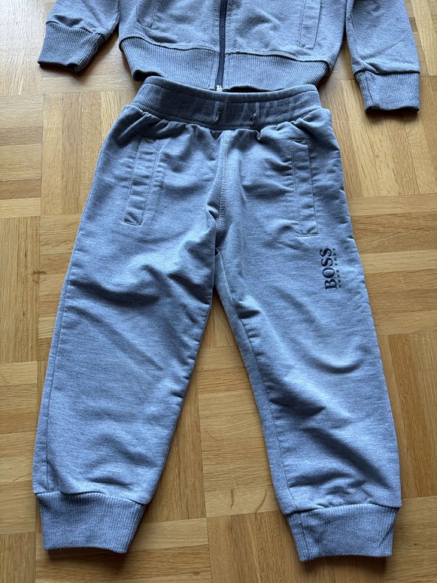 Hugo Boss Anzüge: Hugo Boss Jogginganzug Gr. 98 – Gebraucht aus Kilchberg ZH von Von_dutch 1