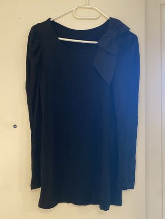 schwarzes Oberteil von Killah mit Schleife, ca. Gr. S/M