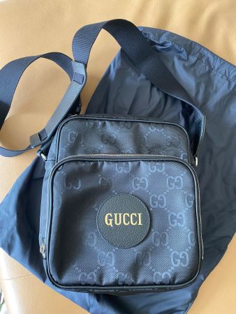 Neu Gucci Männer Tasche preis war 1290 Franken