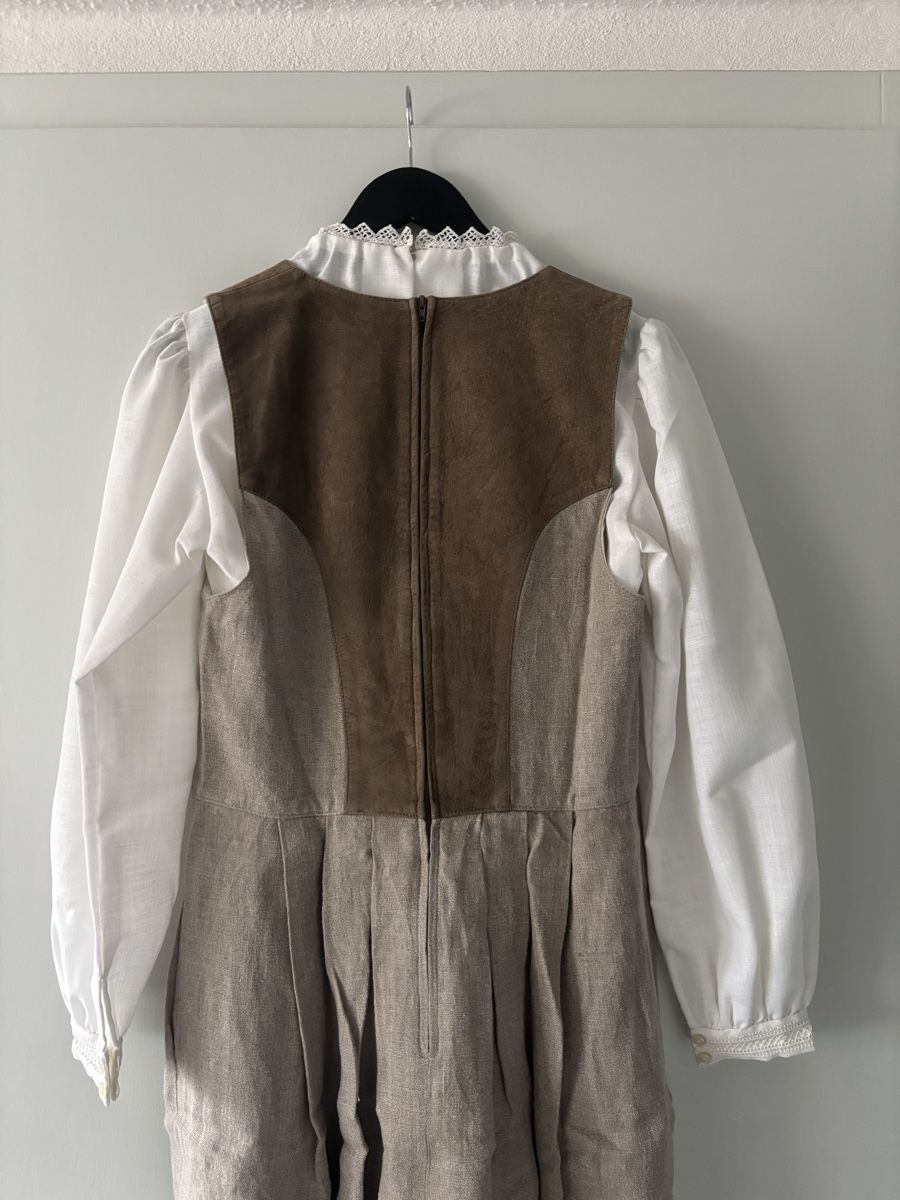 Vestiti: H. Moser Dirndl Gr. 42, Leinendirndl mit 2 Blusen. – Nuovo (secondo la descrizione) da Termen venduto da rowi13 2