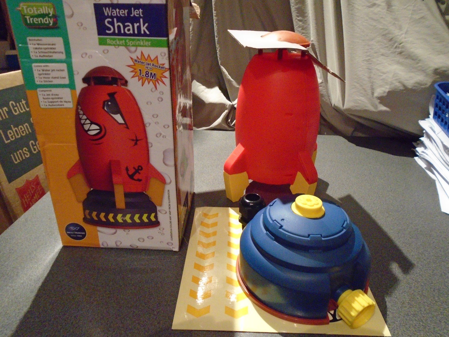 Spielzeuge: Water Jet Shark, rot – Neu und originalverpackt aus Zürich von abraxas1291 1