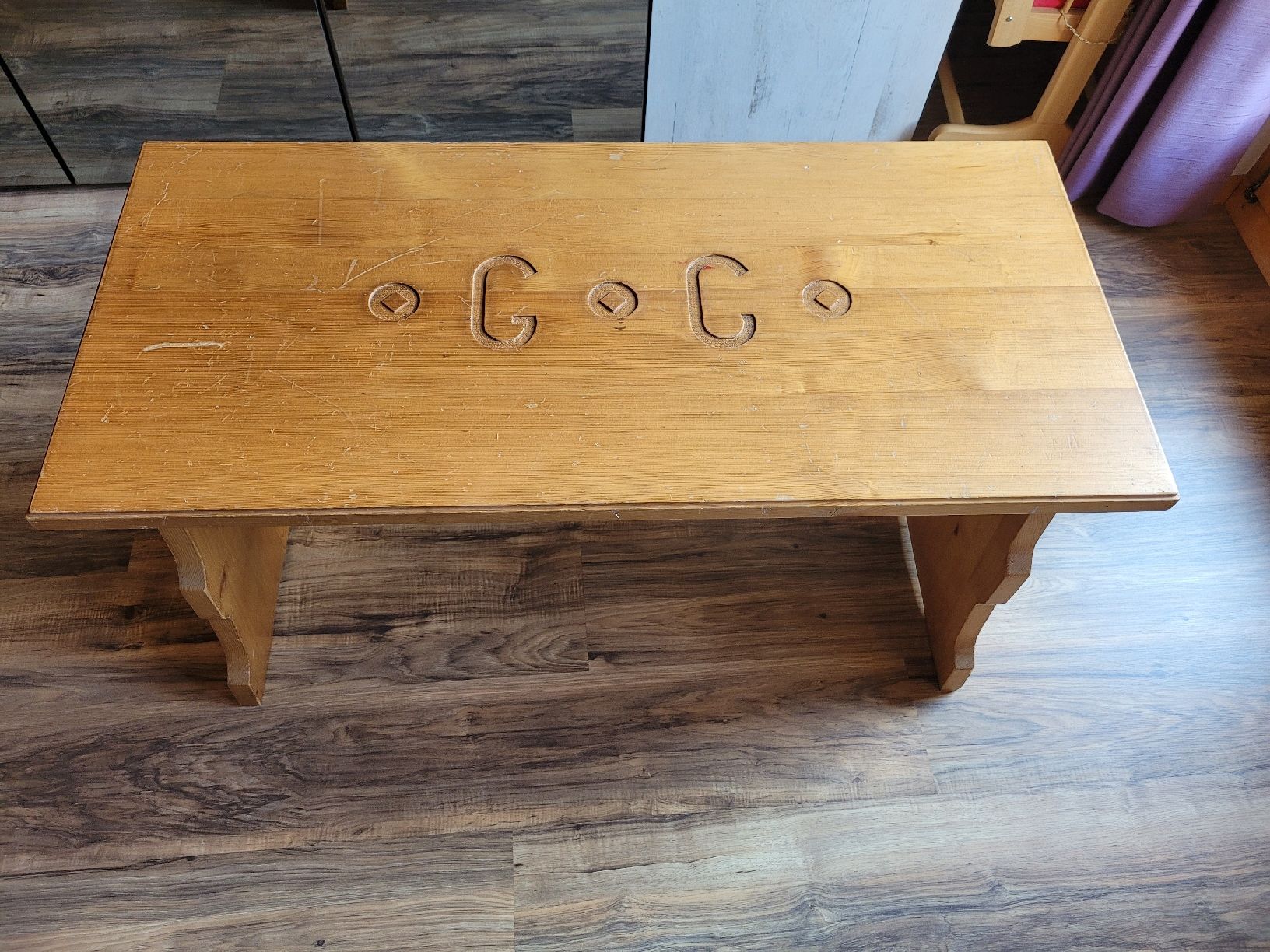 Tavoli: Kleiner Holztisch / Kinder Ess- / Spieltisch – Usato da Lumbrein venduto da GC67 1