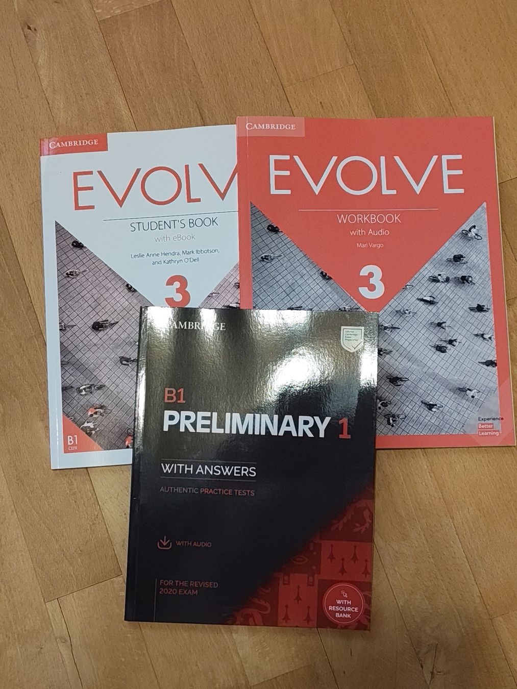 Libri: Cambridge Evolve Student's Book & Workbook Level 3 Audio B1 – Usato da Hefenhofen venduto da 2matsa
