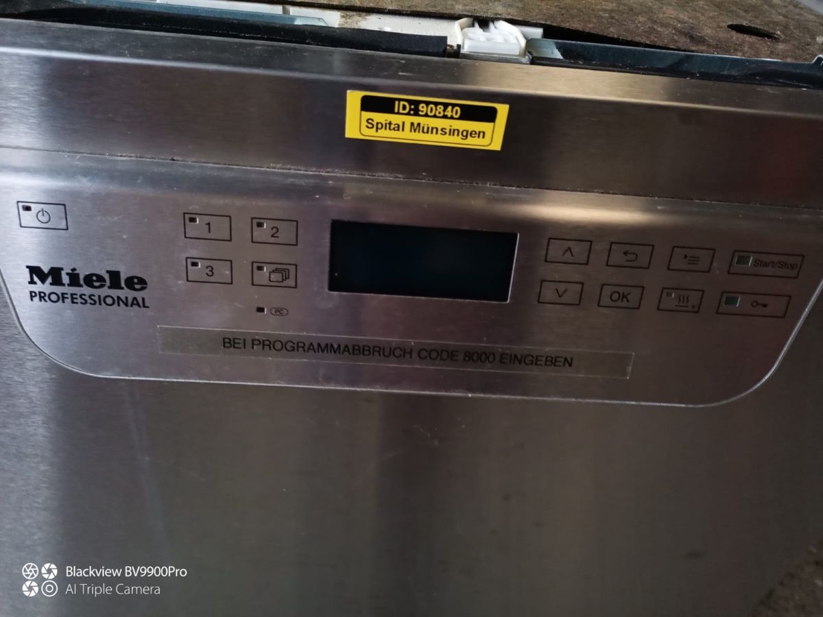 Miele Lavastoviglie: Miele Professionale Spülmaschine – Usato da Biel/Bienne venduto da Husseinsheikho 3