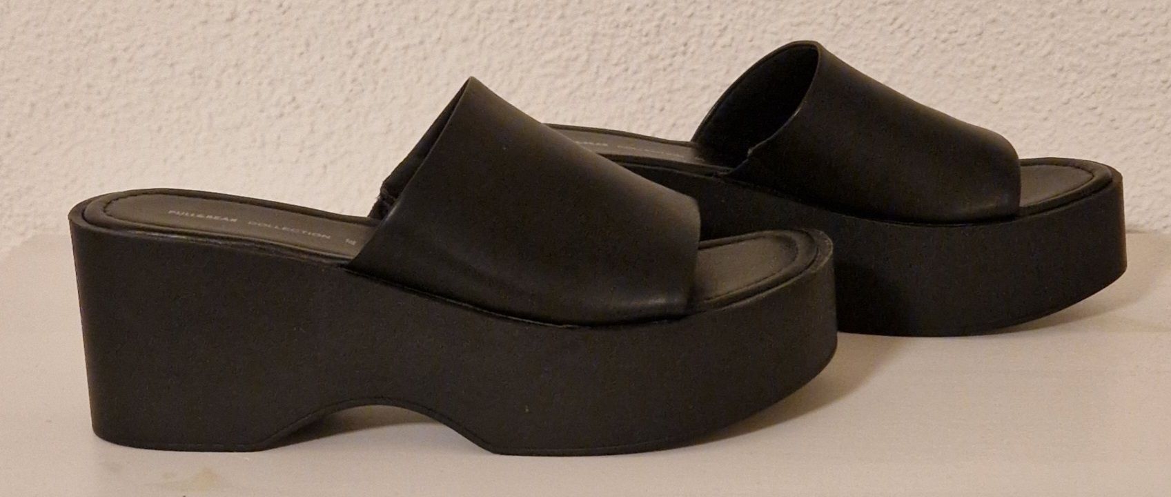 Pull&Bear Damenschuhe: Pull&Bear Pantoletten schwarz, Gr. 37 – Neu und originalverpackt aus Menziken von chs_xd76 1