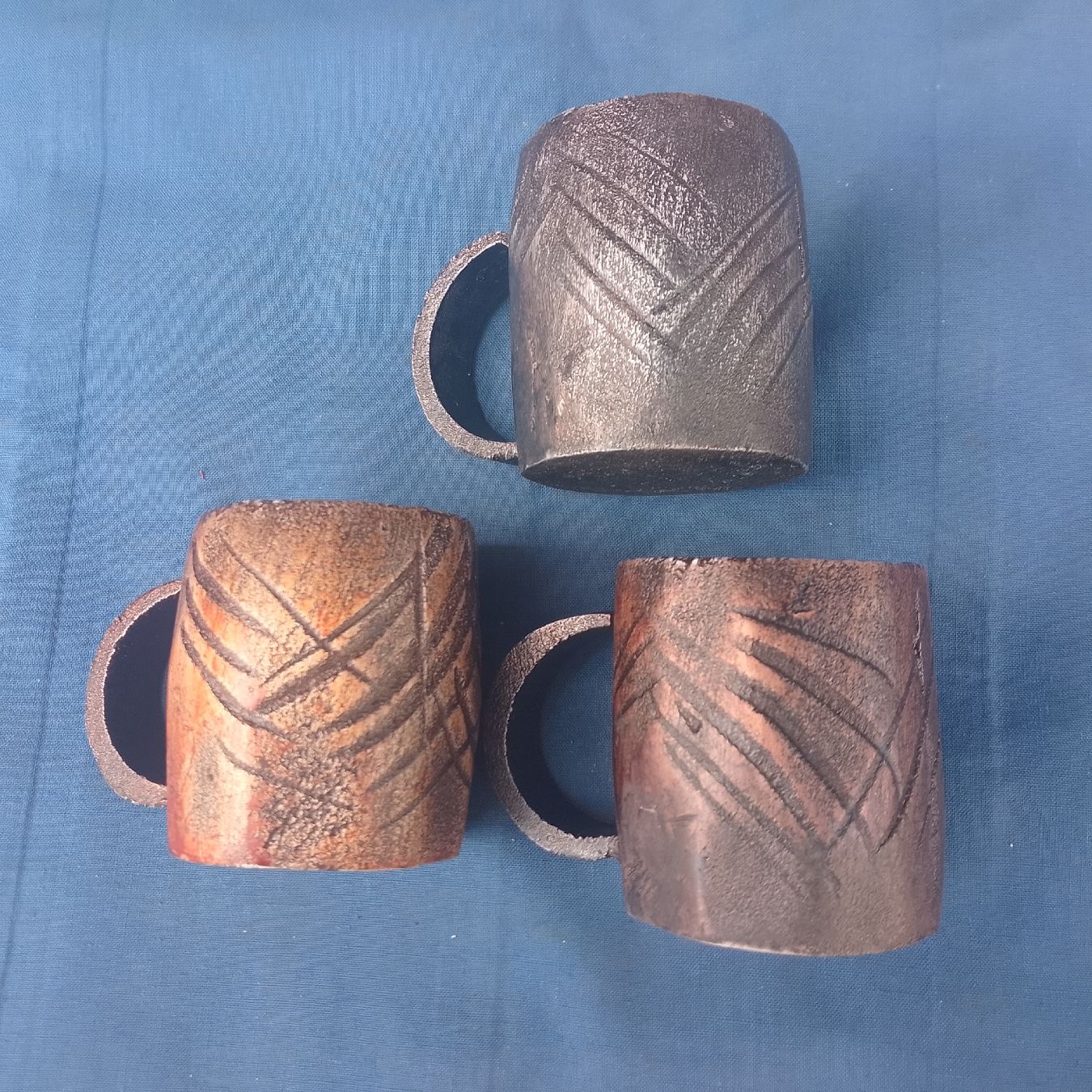 Tazze: 3 Metall-Cocktailbecher, rustikal, Handarbeit – Nuovo (secondo la descrizione) da Luzern venduto da toenu23 1