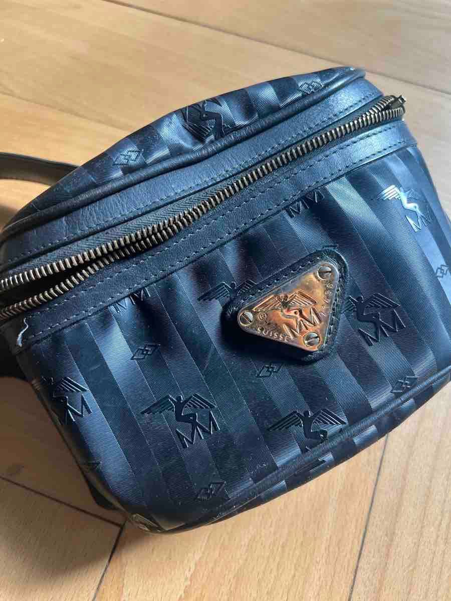 Maison Mollerus Taschen für Damen: Maison Mollerus Bauchtasche schwarz – Gebraucht aus zürich von Chispazo 1