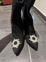 Stiefeletten schwarz mit Kristall Applikation getragen