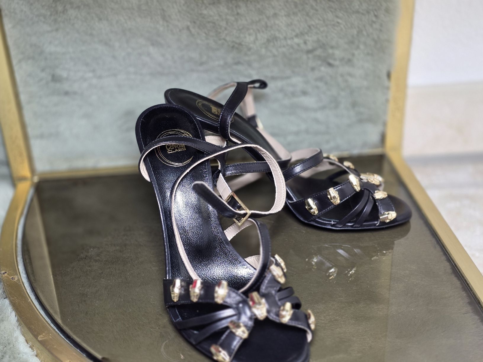 Roberto Cavalli Damenschuhe: Cavalli Class Black Leather Heeled Sandals Size 38 – Neu (gemäss Beschreibung) aus Brüttisellen von par_8zbj 3
