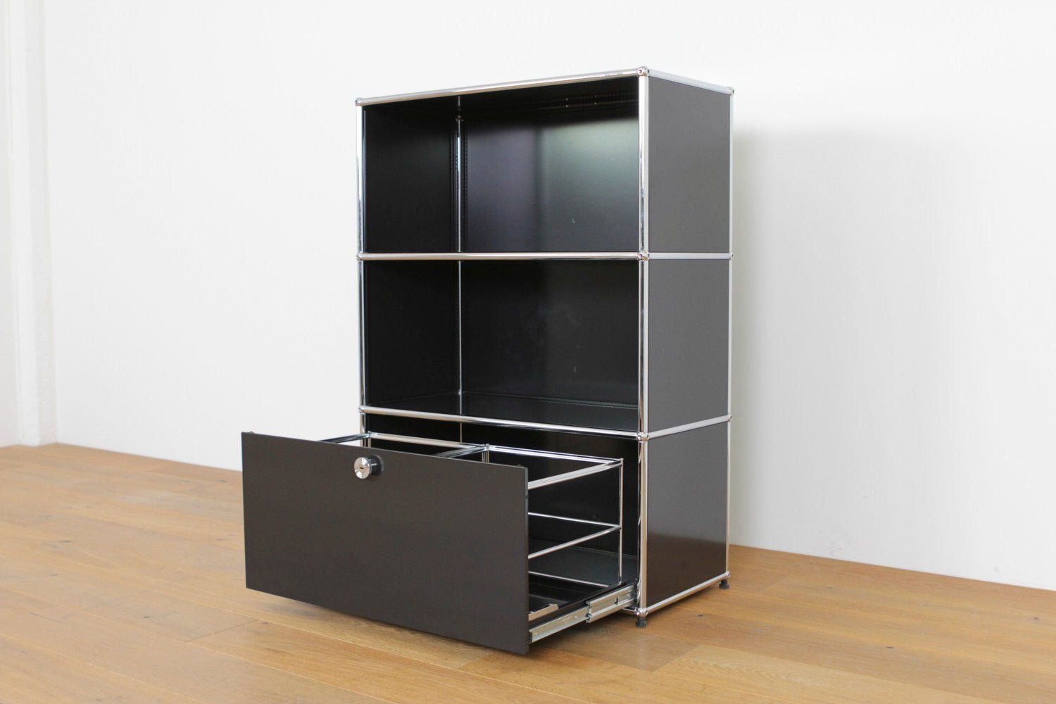USM Scaffali: USM Haller Sideboard in Graphitschwarz #1175 – Usato da Affoltern am Albis venduto da ModulaireAG 1