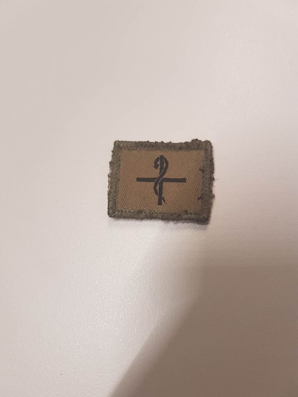 Plaketten & Abzeichen: Insigne soldat sanitaire – Neu (gemäss Beschreibung) aus Vallorbe von fam_wy2j