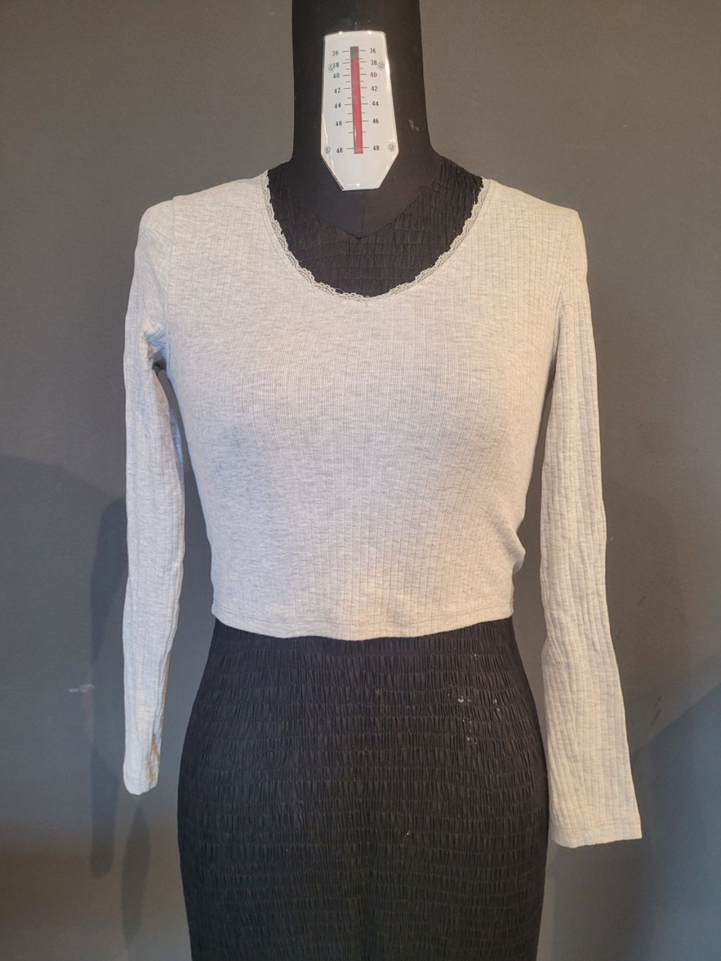 H&M Camicette, T-shirt & Top: H&M zwei Basic Longsleeves mit Spitze – Usato da Fahrni b. Thun venduto da zengis 4