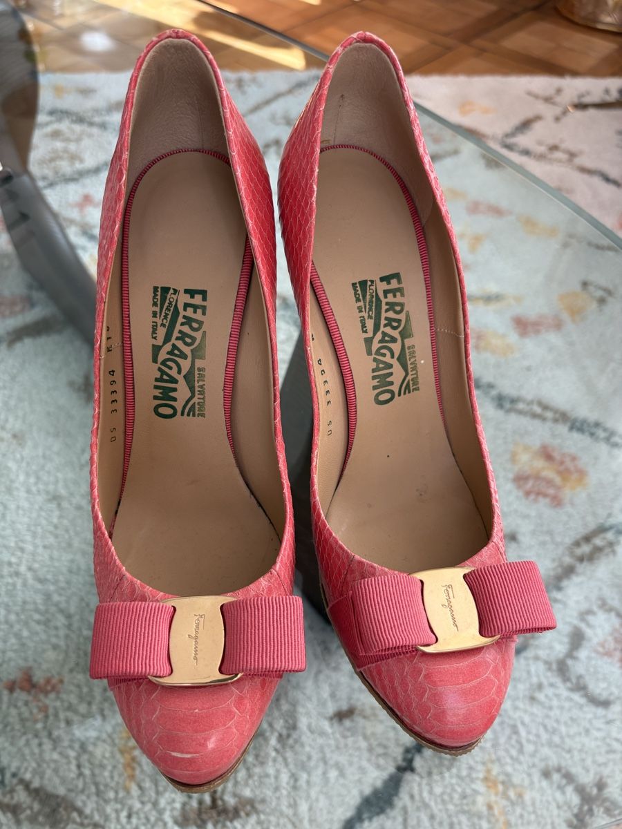 Scarpe da donna: Salvatore Ferragamo Pumps Pink Bow Size 6 F Good Condition – Usato da Zürich venduto da Charrua