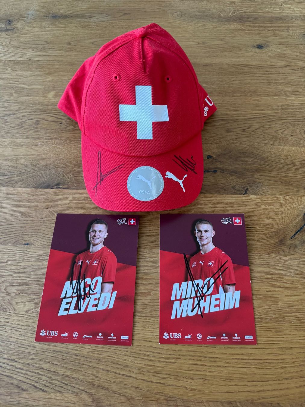 Autografi: Original unterschriebene Schweizer Nati Cap und Karten – Usato da Dübendorf venduto da LeoneDelPiero