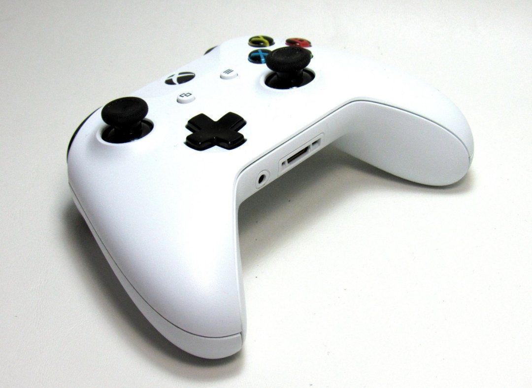 Controller: XBOX CONTROLLER, WEISS, MICROSOFT – Usato da Schaffhausen venduto da _ALEJNA_ 1
