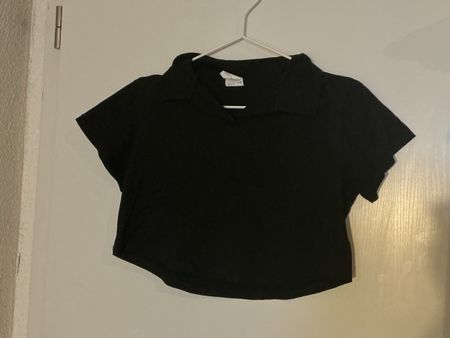 Schwarzes Poloshirt-Crop-Top kurzarm Sommer Gr S/M perfekt