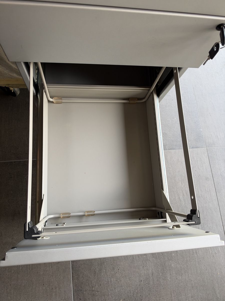 Armadi: Aktenschrank rollbar/abschliessbar – Usato da Schlosswil venduto da L_F 2