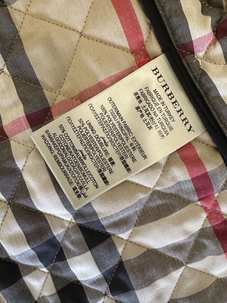 Burberry Vestes: Neue Burberry Steppjacke, Check, S, schwarz – Neuf (Voir description) à Liebefeld par Hoka2 4