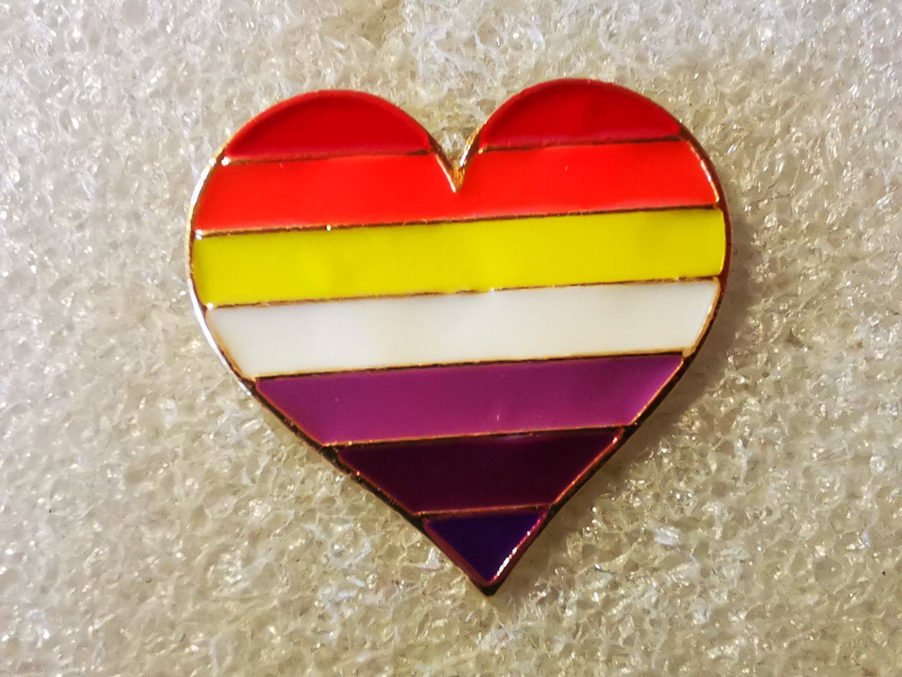 Placchette & Badge: Ansteckpin 106: Pride – Usato da Oppligen venduto da Pin-Fall-Shop