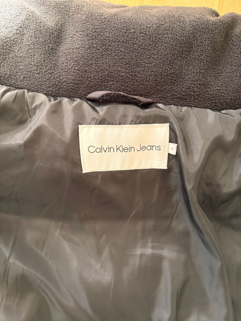 Calvin Klein Vestes: Calvin Klein Jacke Silber – Neuf (Voir description) à Chur par lumerina 2
