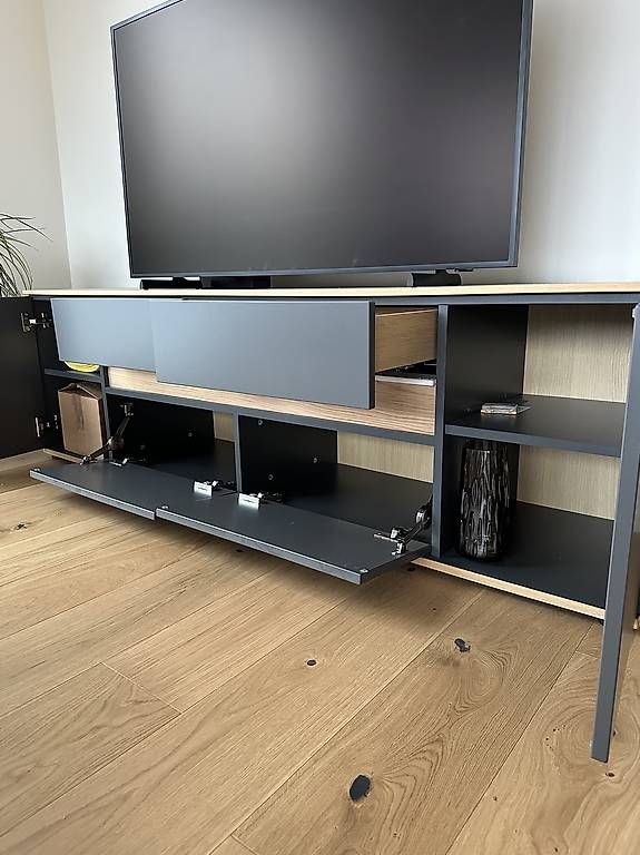 Mobili TV: Dieter Knoll Lowboard / Sideboard / TV Möbel – Usato da Aarau Rohr venduto da jon_6nfz 2