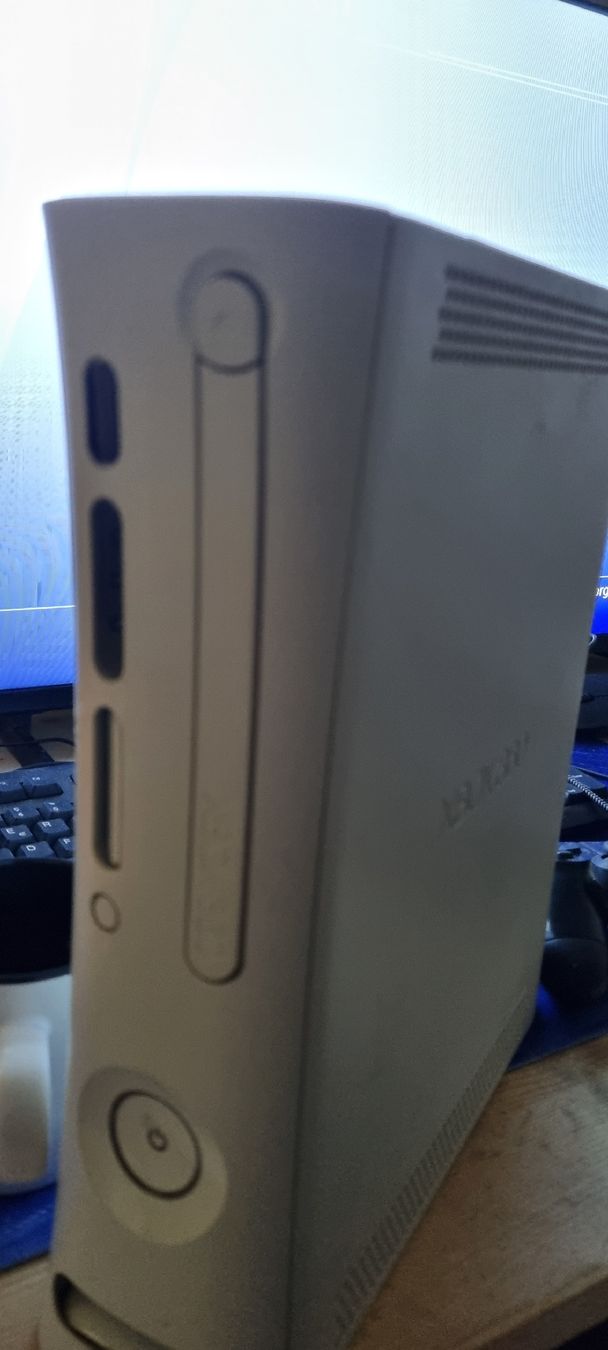 Microsoft Konsolen: x box 360 – Gebraucht aus Gampelen von fabio.morger 1