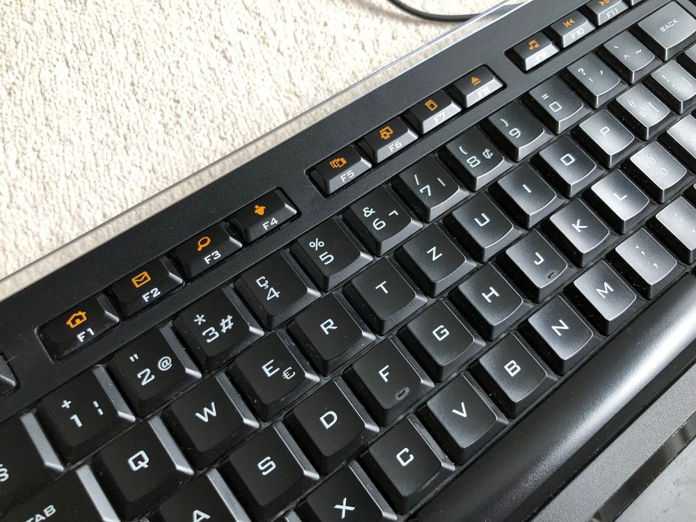 Slibende Automatisering Taknemmelig Tastatur Logitech Illuminated Keyboard K740 Y-UY95 | Kaufen auf Ricardo