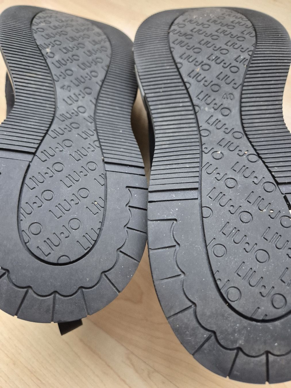 Liu Jo Scarpe da donna: Schwarze Sneaker LIU JO Gr. 40 – Usato da Rotkreuz venduto da tat_8zds 3