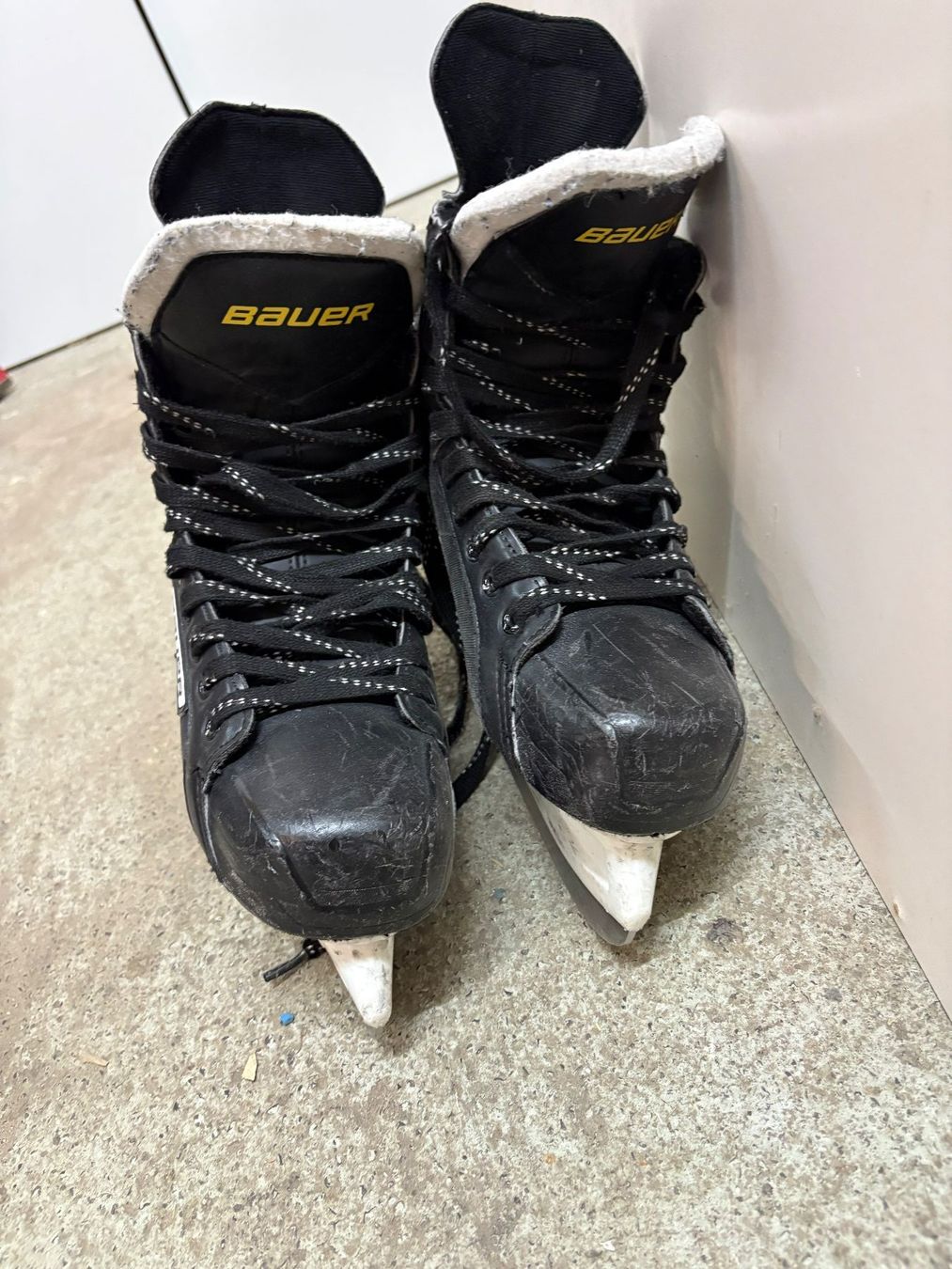Bauer Pattini da ghiaccio: Bauer Eishockey schuhe – Usato da Oberentfelden venduto da dar_7gzv 1