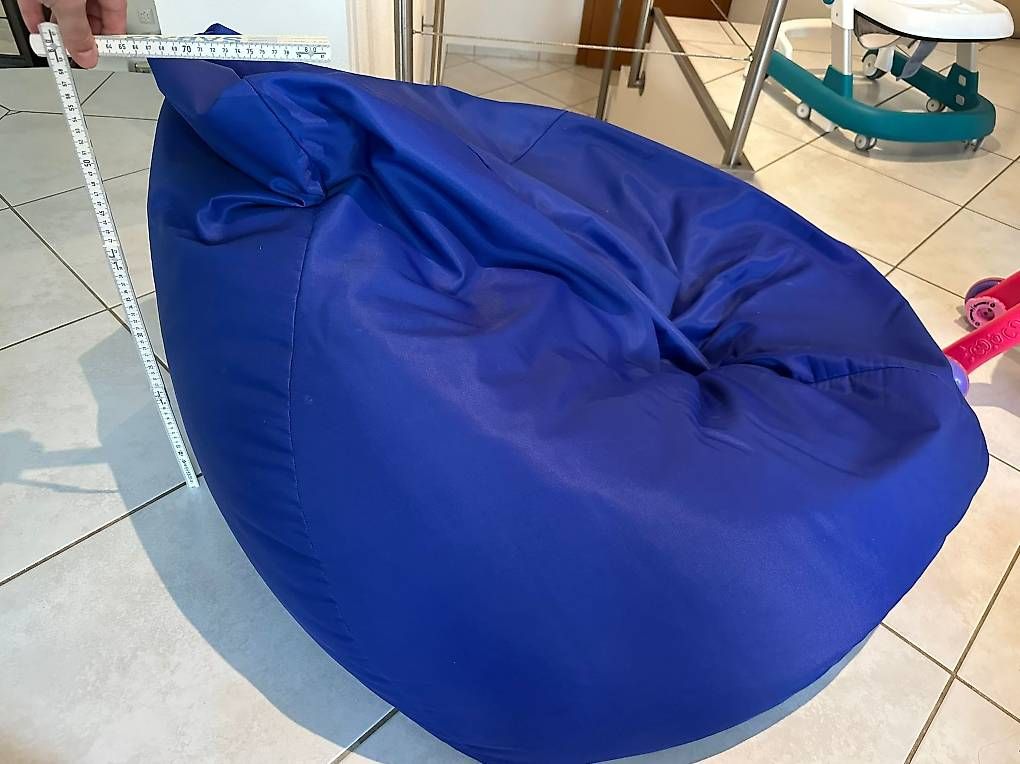Poltrone: Pouf bleu Blauer Sitzsack 80 x 60 cm – Usato da Sonceboz-Sombeval venduto da michael.l