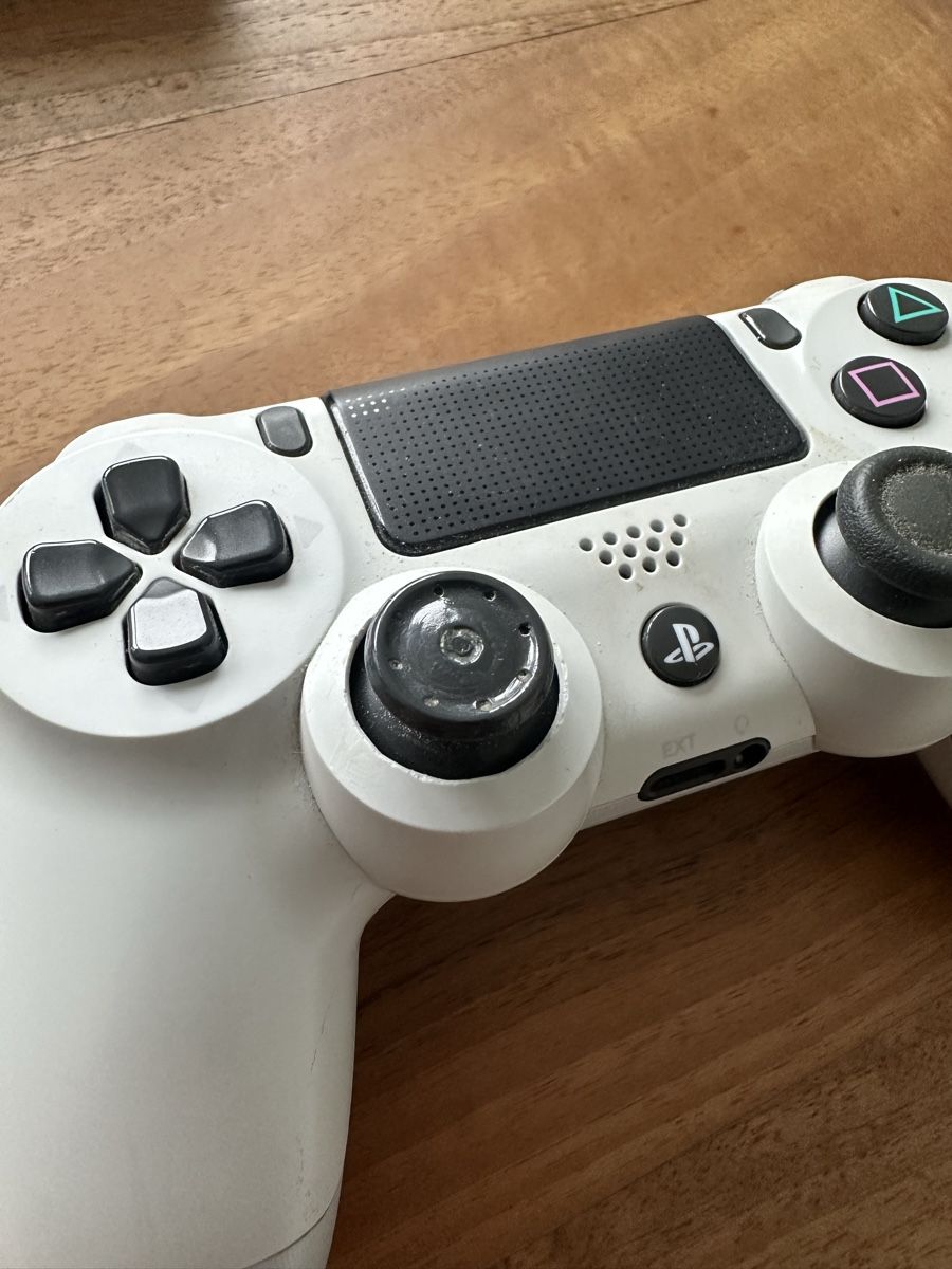 Sony Konsolen: PlayStation 4 + 5 Games + 1 Joystick – Gebraucht aus Birmensdorf ZH von Antoniomrs 3