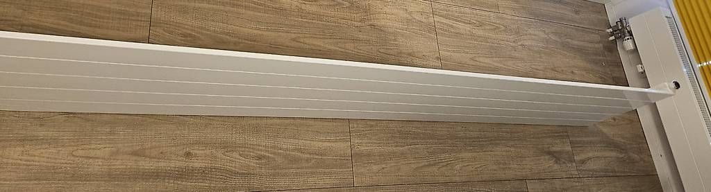Radiatori: Heizkörper Radiator 400 cm  x 35 cm – Usato da Bern venduto da dan_sr6p 1