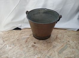 Bidon, sceau, pot en cuivre