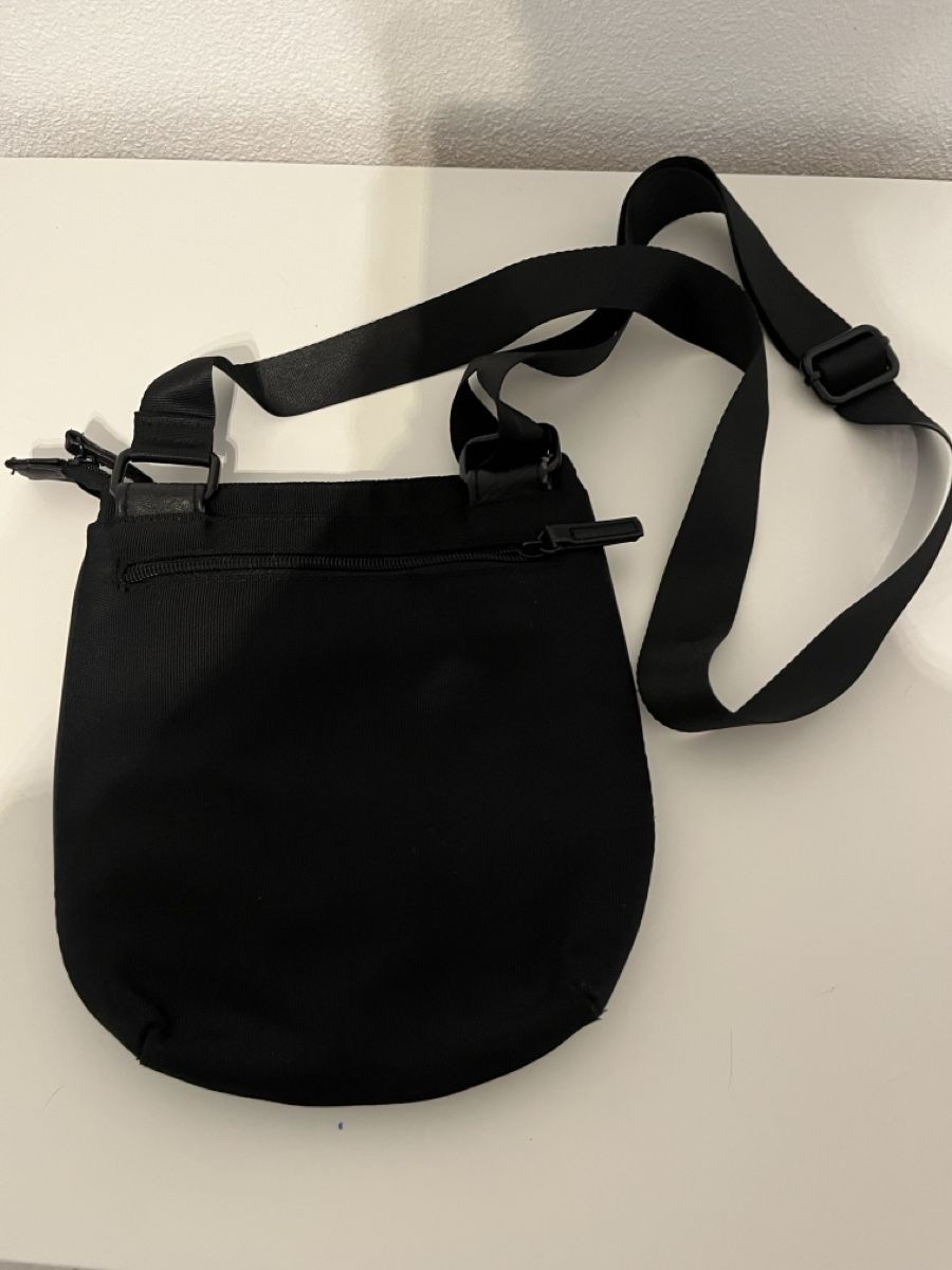 Sacs: Borsa a tracolla nera unisex  – D'occasion à Osogna par dan_8vzm