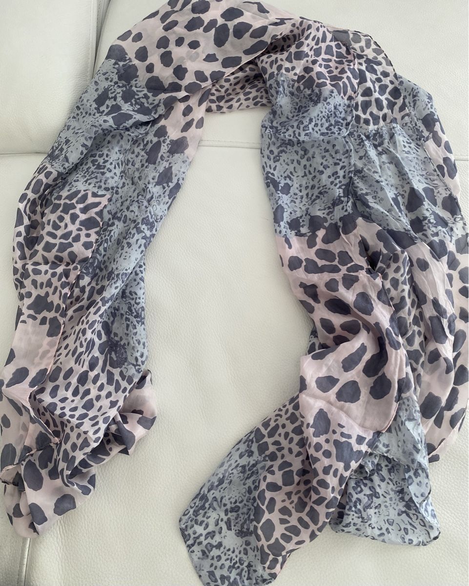 Foulard & Sciarpe: Grosse Seiden Schal 🌸 – Usato da Opfikon venduto da Luis144 1