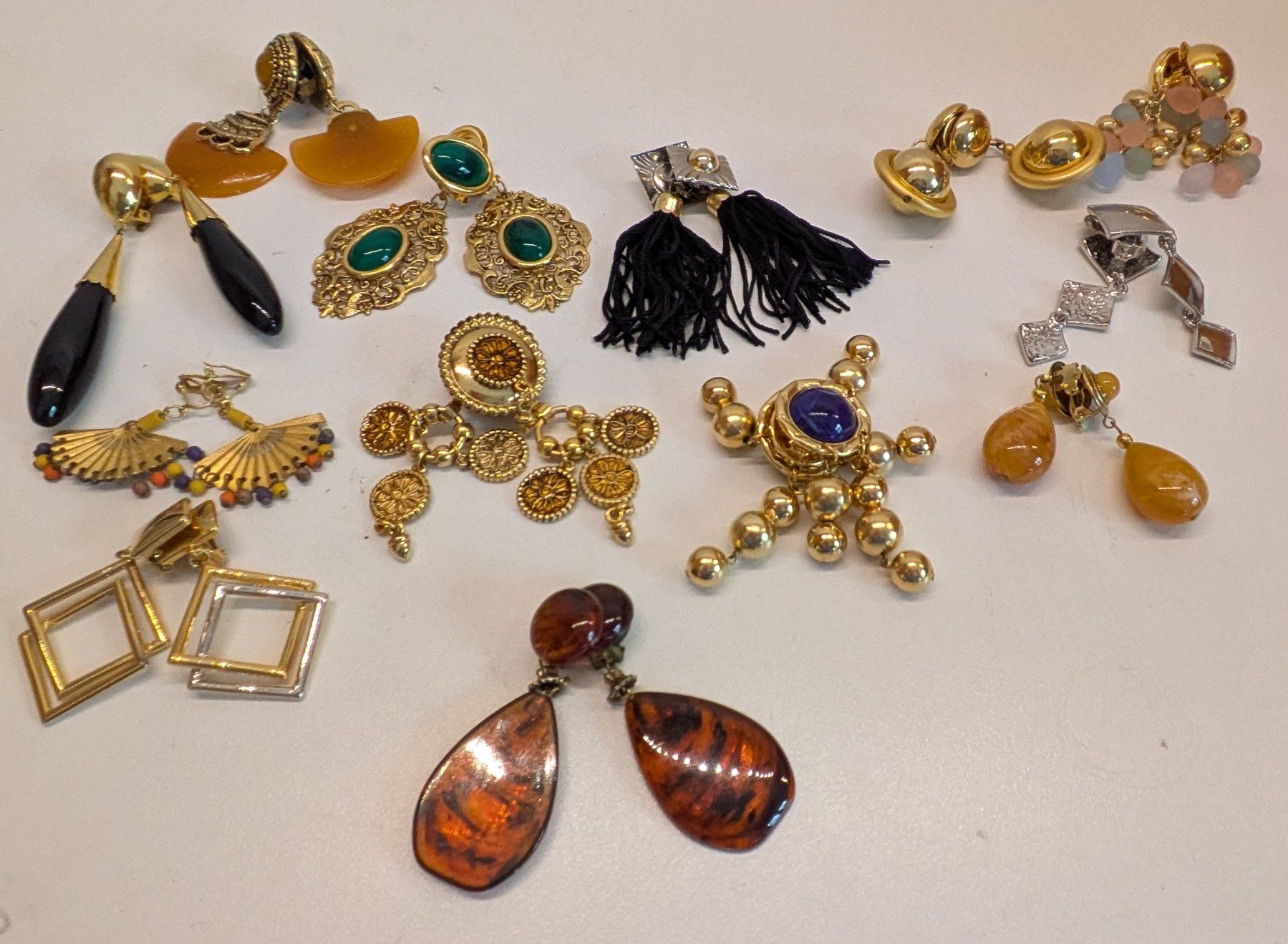 Ohrringe & -stecker: 40 paar Ohrclips Modeschmuck – Gebraucht aus Ligornetto von Ligornetto 1